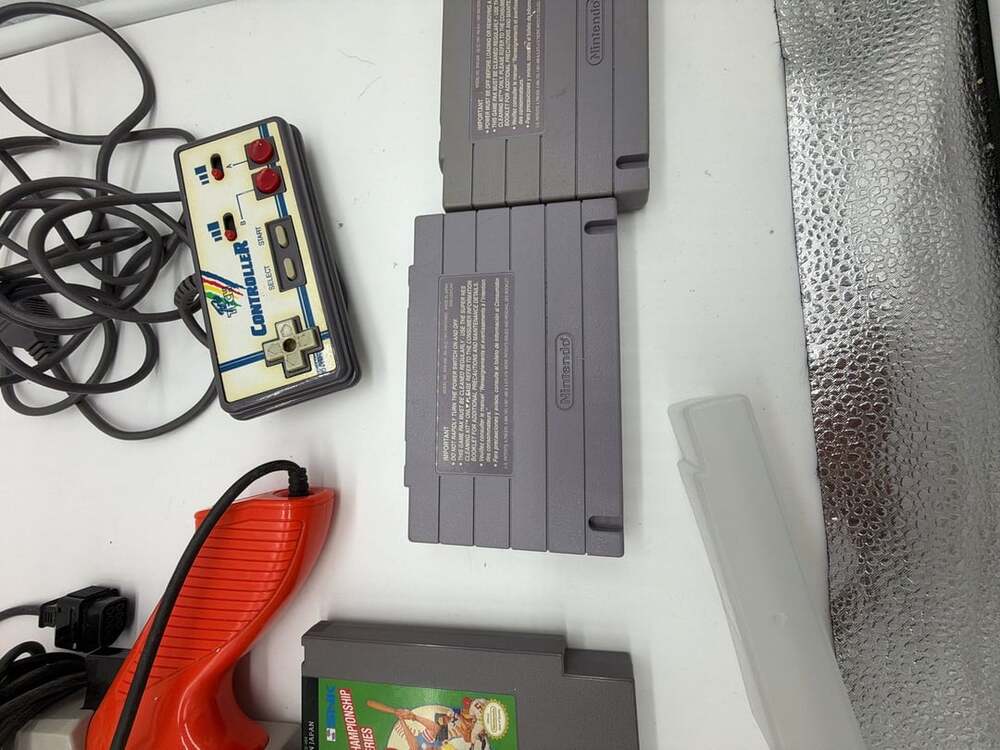 Nintendo NES Video Game System Bundle with Controllers Zapper +Games (Untested) - Picture 12 of 16